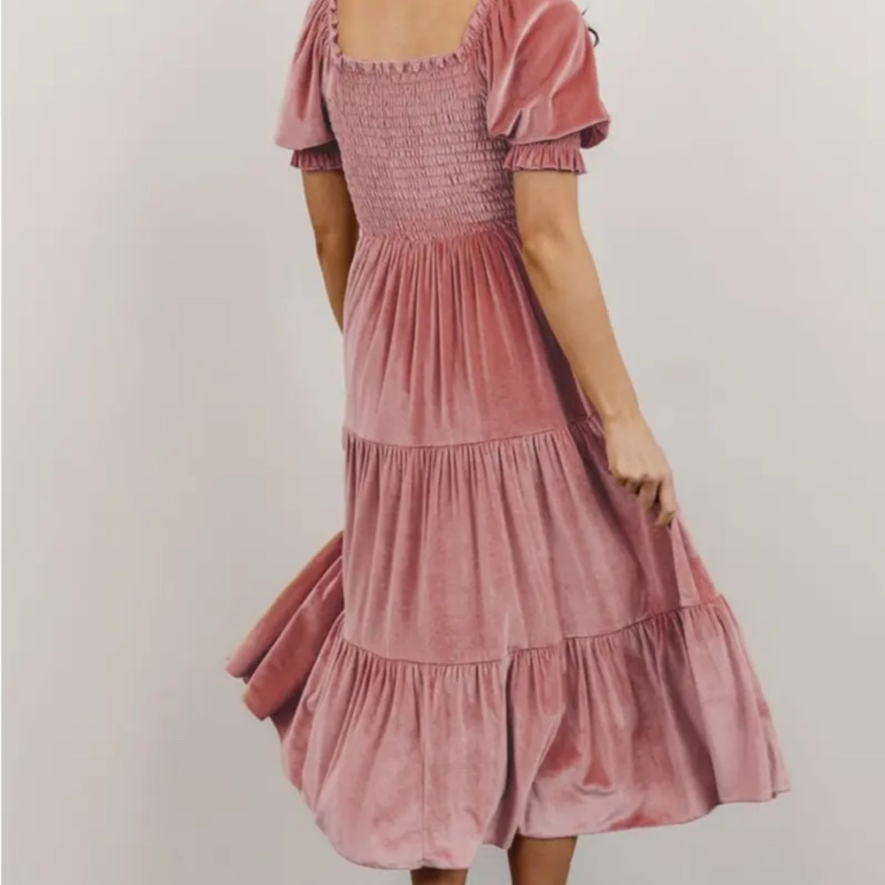 🎉HP🎉 New Pink Velvet Smocked Tiered Midi w/Puff Sleeves XL - Picture 7 of 9